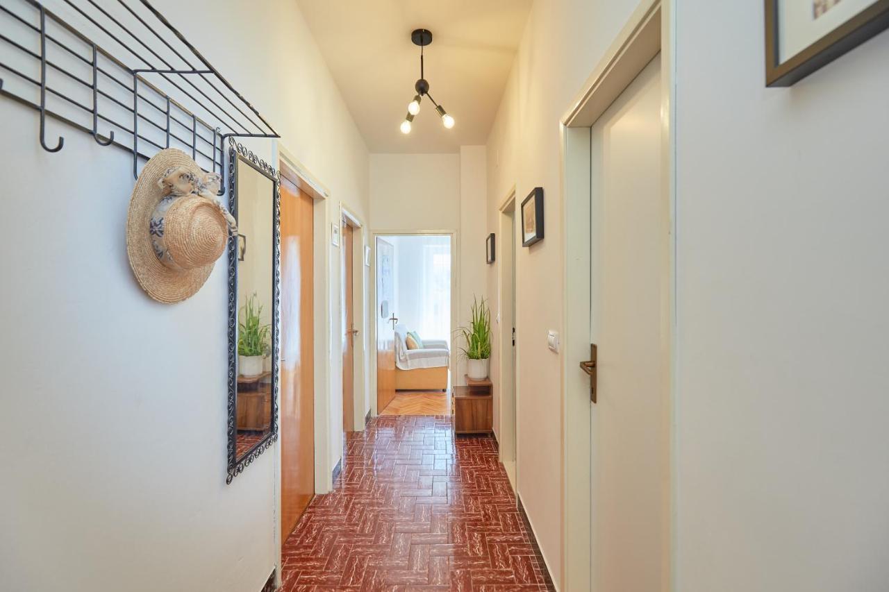Niko Apartment *